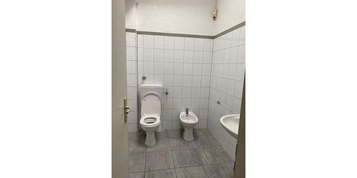 Gewerbeobjekt Düsseldorf Pempelfort - 3 Zimmer, 2.200&euro; | Angebot:26686524