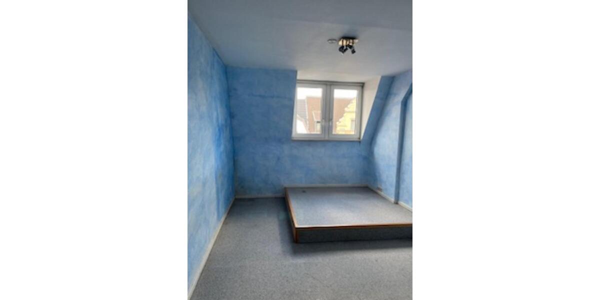 Dachgeschoßwohnung Duisburg - 4 Zimmer, 124 m&sup2;, 1.100&euro; | Angebot:25404238