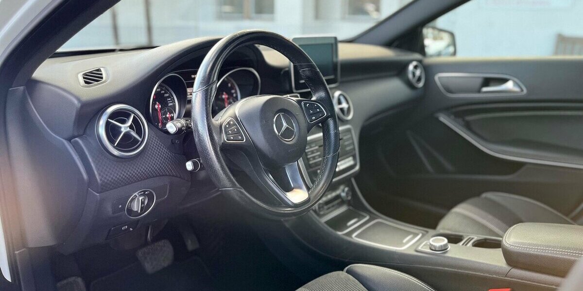 Mercedes-Benz A 220 CDI / AMG / Pano / Kamera / Navi / Euro6 195.000 km 16.390 &euro; Mönchengladbach 41066