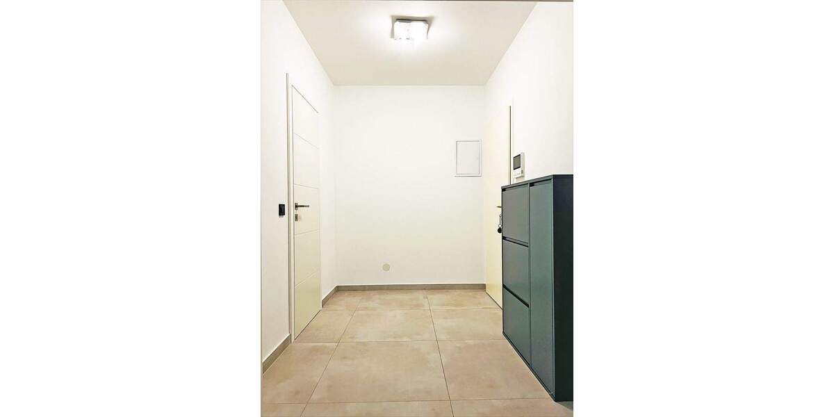 Etagenwohnung Düsseldorf Oberkassel - 2 Zimmer, 82 m&sup2;, 1.550&euro; | Angebot:25708278