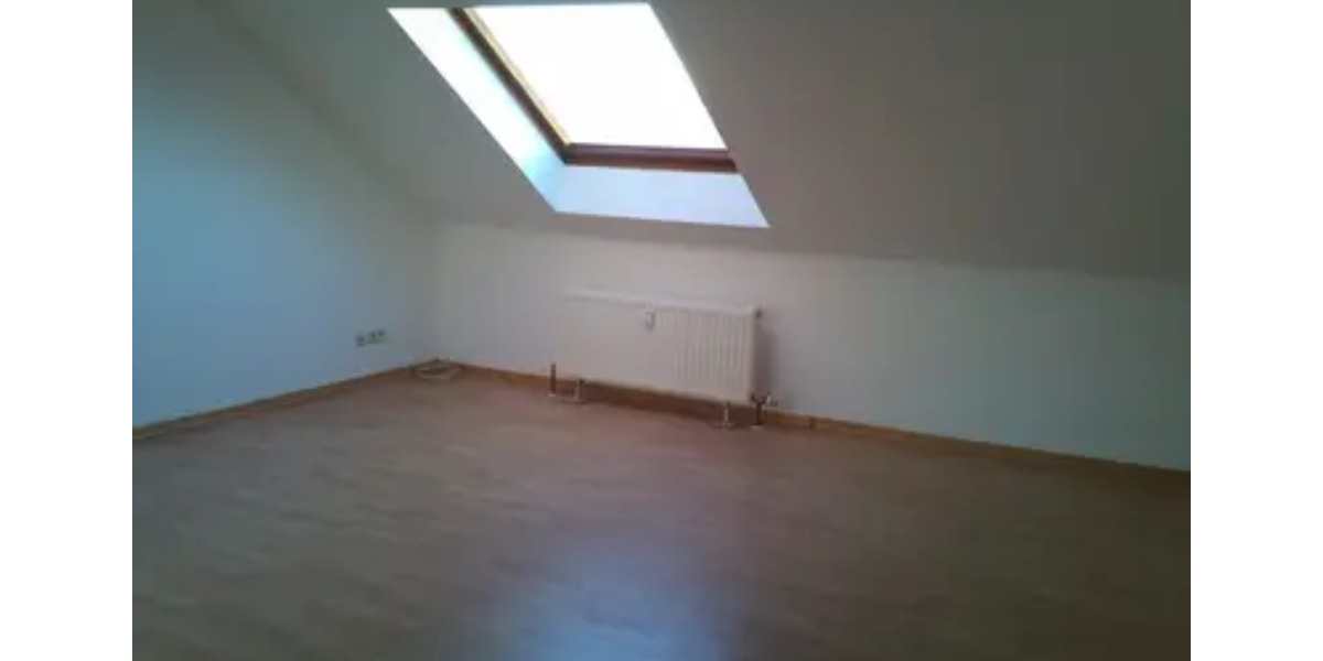 Dachgeschoßwohnung Duisburg Essenberg - 2.5 Zimmer, 66 m&sup2;, 420&euro; | Angebot:25645315