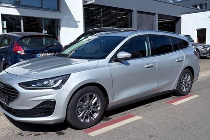 Ford Focus 29.000 km 23.390 &euro; Krefeld 47839