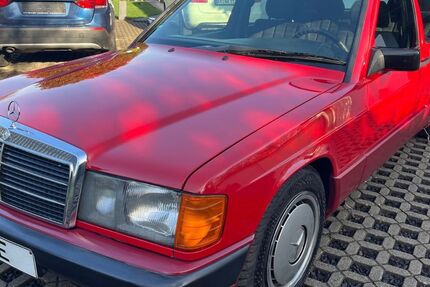 Mercedes-Benz 190 118.000 km 6.950 &euro; Krefeld 47809