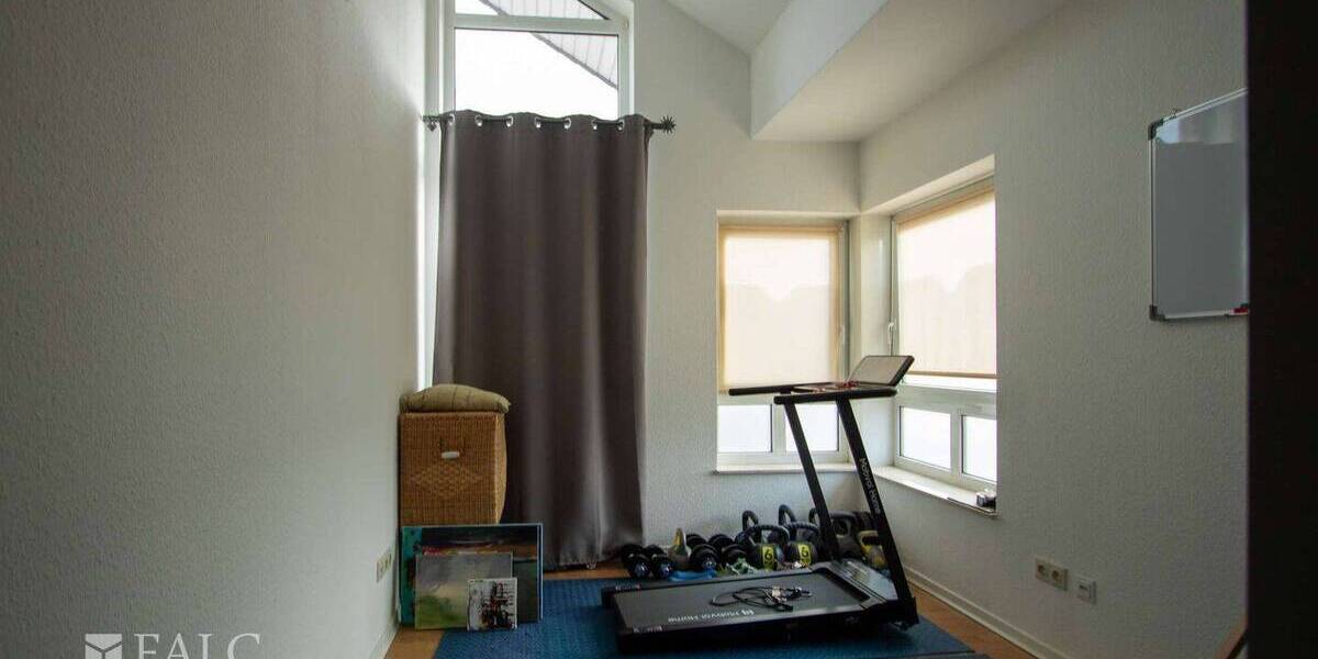 Etagenwohnung Grevenbroich Stadtmitte - 3 Zimmer, 82 m&sup2;, 219.000&euro; | Angebot:25998984