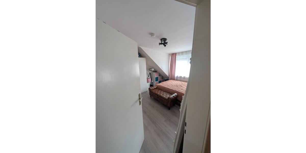 Dachgeschoßwohnung Grevenbroich - 2 Zimmer, 44 m&sup2;, 470&euro; | Angebot:26652866