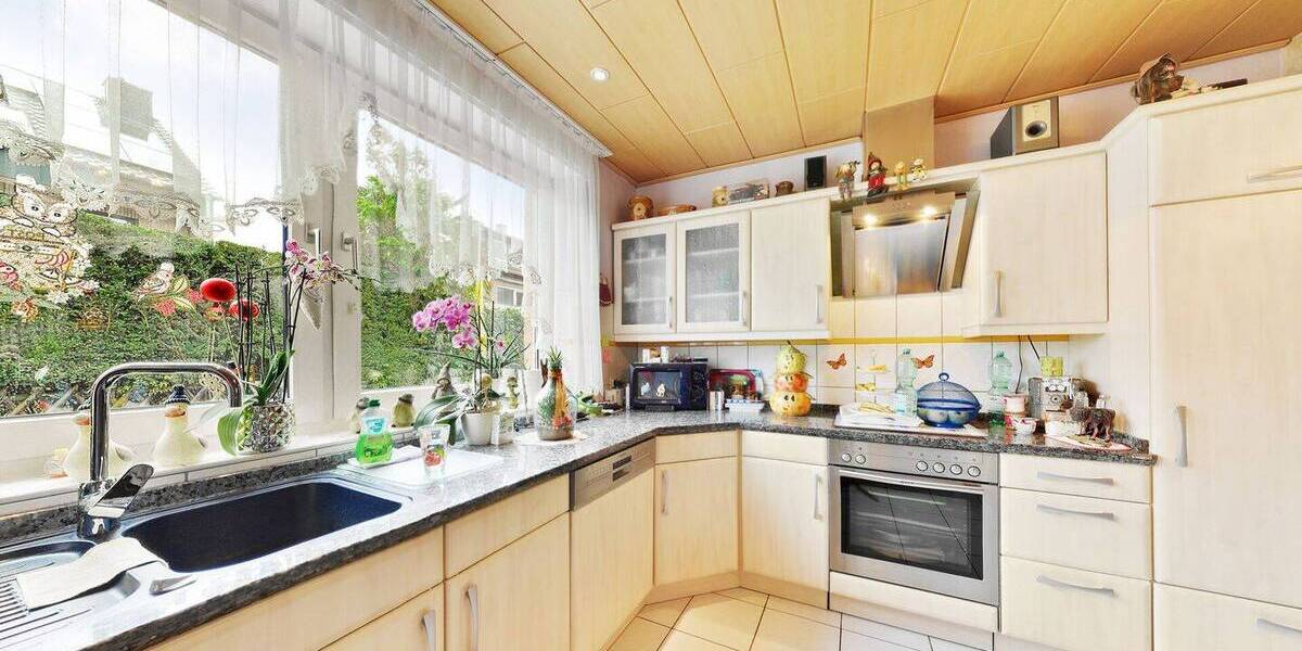 Reihenmittelhaus Neuss Weckhoven - 6 Zimmer, 104 m&sup2;, 399.000&euro; | Angebot:26569359