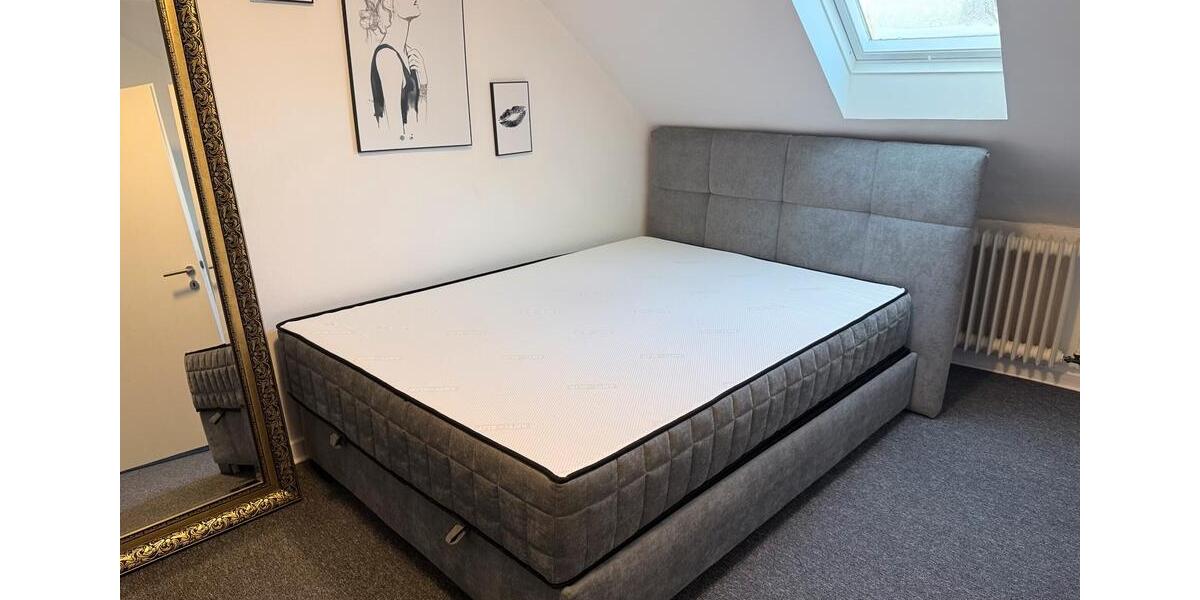 Dachgeschoßwohnung Grefrath - 2 Zimmer, 40 m&sup2;, 375&euro; | Angebot:25965173