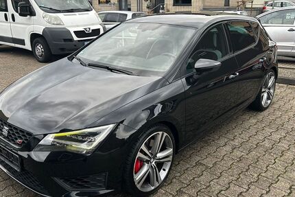 Seat Leon 64.586 km 16.900 &euro; Oberhausen 46117