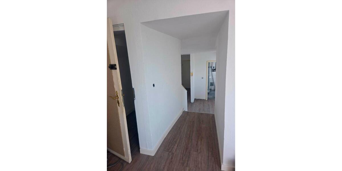 Dachgeschoßwohnung Neuss Augustinusviertel - 5 Zimmer, 100 m&sup2;, 1.150&euro; | Angebot:26231135