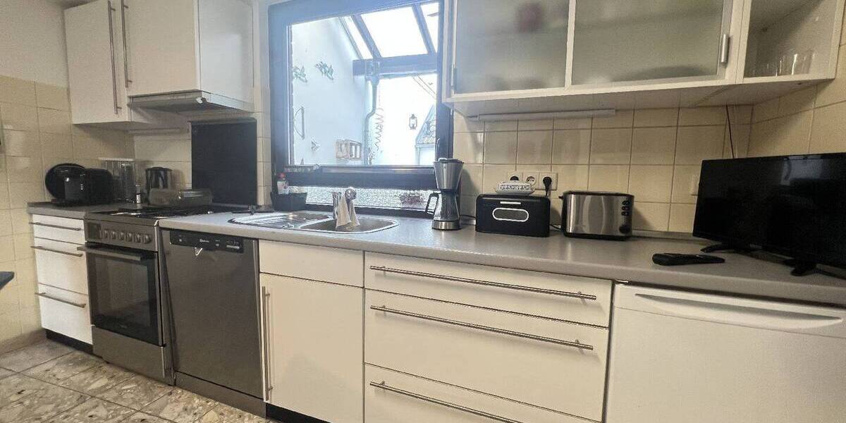 Mehrfamilienhaus, Wohnhaus Mönchengladbach-Rheindahlen Broich - 8 Zimmer, 241 m&sup2;, 359.000&euro; | Angebot:25744856