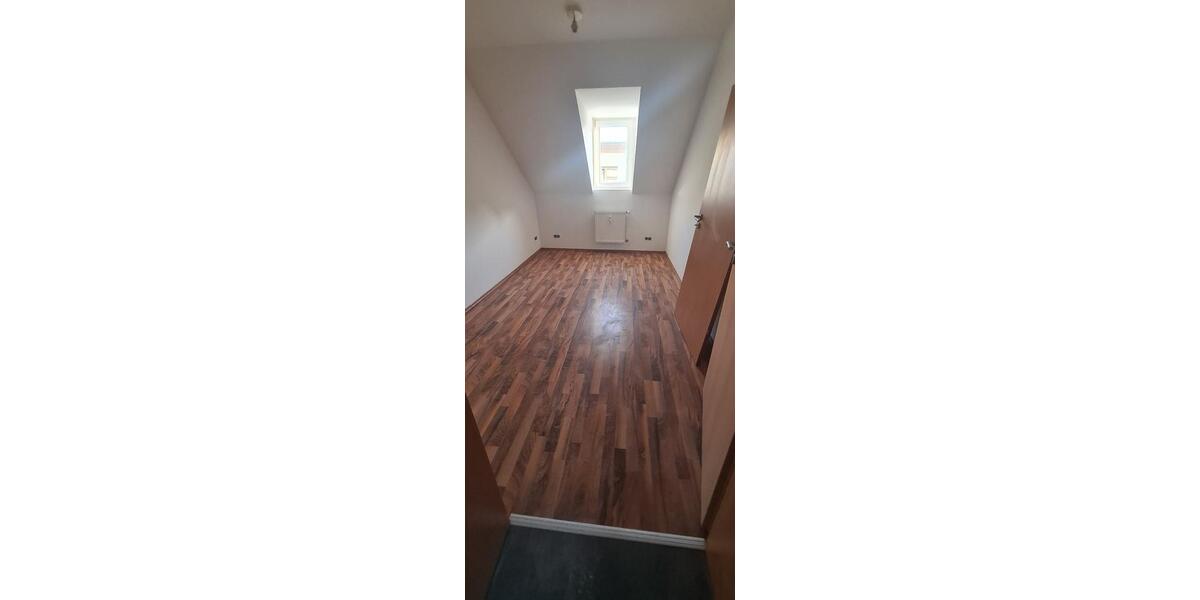 Dachgeschoßwohnung Duisburg Hamborn - 5 Zimmer, 97 m&sup2;, 930&euro; | Angebot:26592529