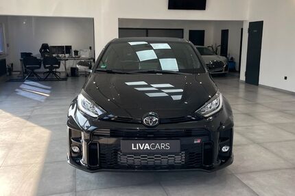 Toyota Yaris 3.806 km 42.800 &euro; Oberhausen 46049