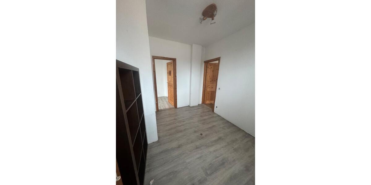 Etagenwohnung Duisburg Hamborn - 1 Zimmer, 75 m&sup2;, 850&euro; | Angebot:25261439