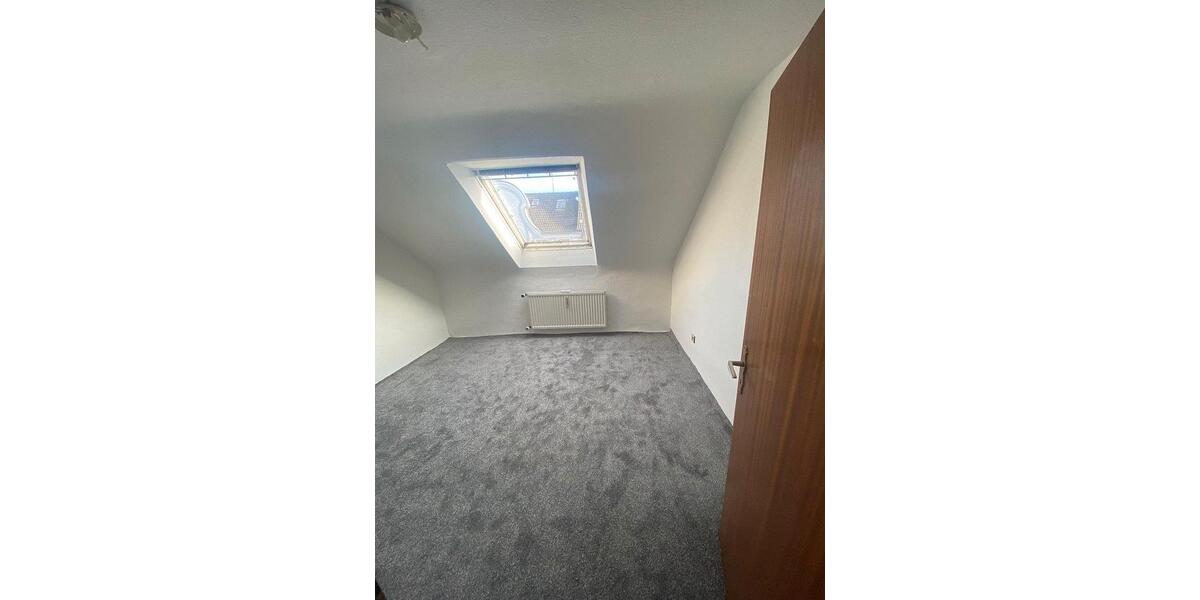 Dachgeschoßwohnung Duisburg Duisburg-Mitte - 2 Zimmer, 65 m&sup2;, 425&euro; | Angebot:26262987