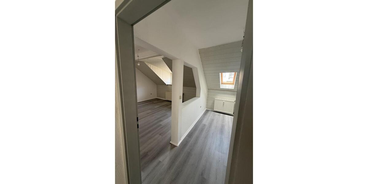 Dachgeschoßwohnung Duisburg Essenberg - 3 Zimmer, 70 m&sup2;, 490&euro; | Angebot:26598026