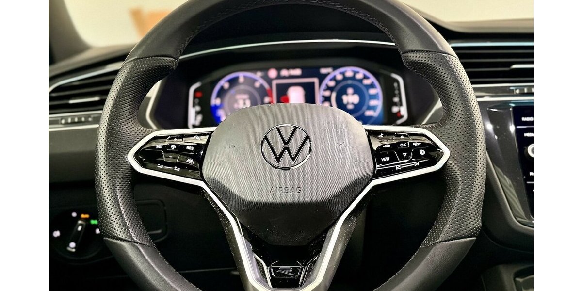 VW Tiguan R-Line / Pano / Kamera / KeylessGO 29.000 km 40.990 &euro; Mönchengladbach 41066