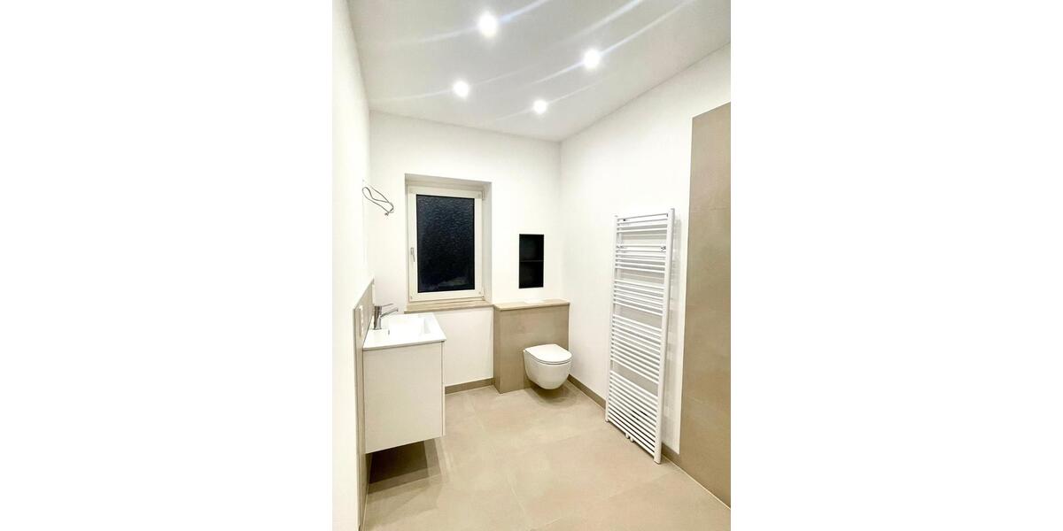 Erdgeschoßwohnung Düsseldorf Stadtbezirk 6 - 1.5 Zimmer, 90 m&sup2;, 1.500&euro; | Angebot:25995522