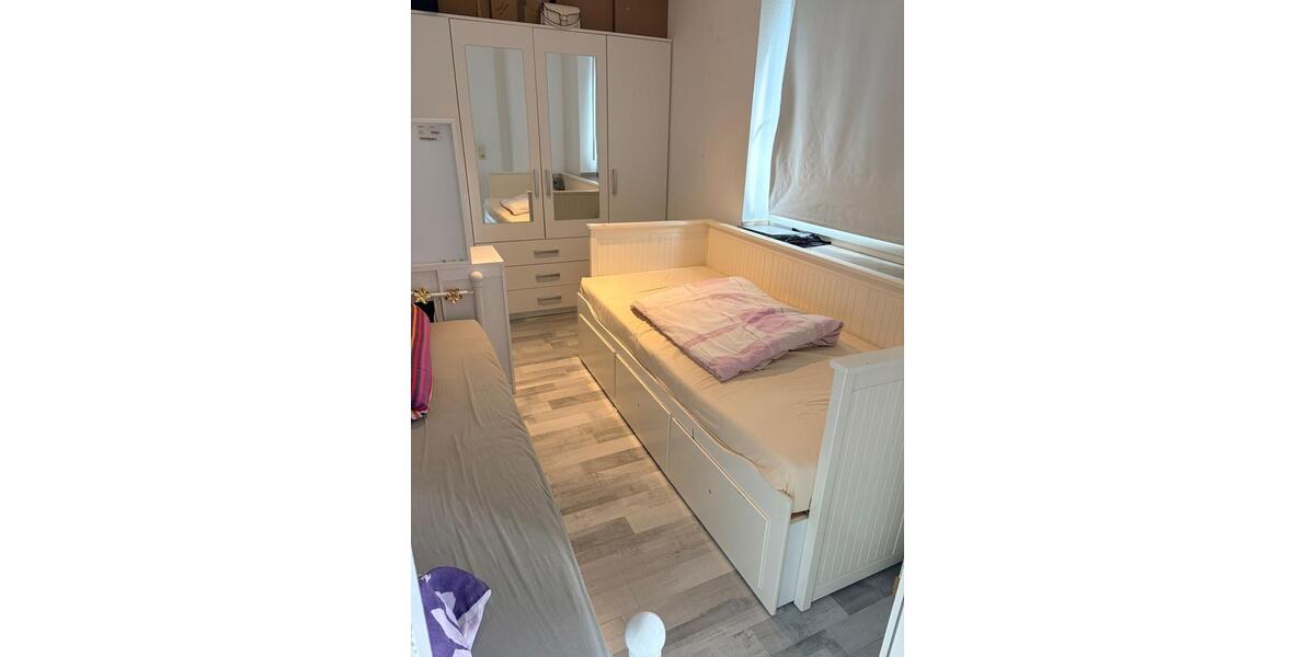Etagenwohnung Düsseldorf Heerdt - 2 Zimmer, 50 m&sup2;, 4.000&euro; | Angebot:25921599