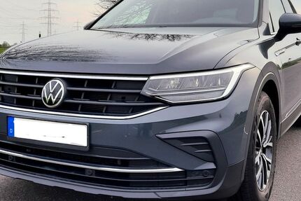 VW Tiguan 74.300 km 24.500 &euro; Neuss 41472