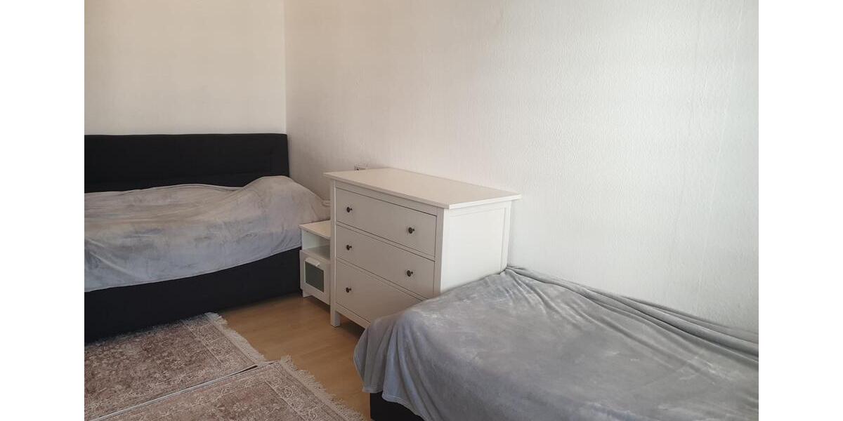 Etagenwohnung Krefeld Benrad - 4 Zimmer, 100 m&sup2;, 1.300&euro; | Angebot:25874620