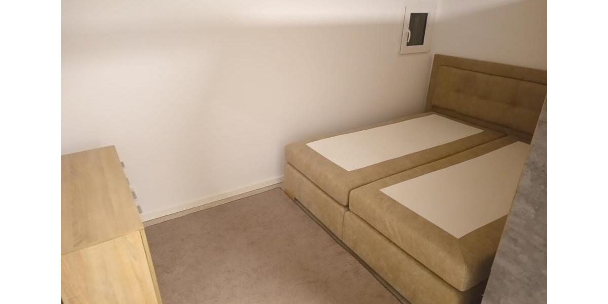 Dachgeschoßwohnung Krefeld - 1 Zimmer, 41 m&sup2;, 600&euro; | Angebot:25968676