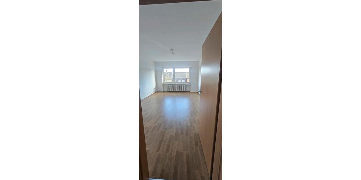 Etagenwohnung Duisburg Mittelmeiderich - 3 Zimmer, 75 m&sup2;, 890&euro; | Angebot:25921636