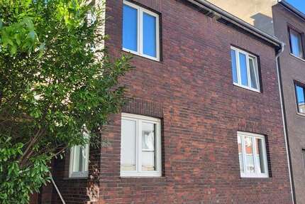 Haus Duisburg Mittelmeiderich - 9 Zimmer, 170 m&sup2;, 345.000&euro; | Angebot:26032511