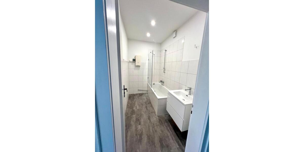 Etagenwohnung Düsseldorf Stadtmitte - 3 Zimmer, 90 m&sup2;, 1.790&euro; | Angebot:25999479