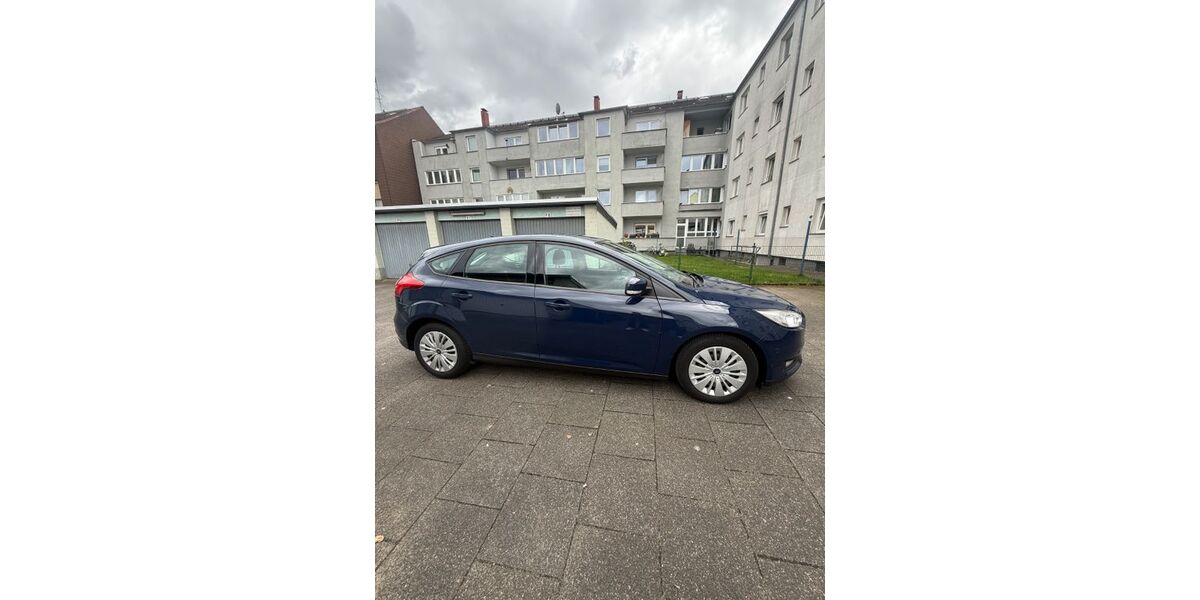 Ford Focus 131.000 km 7.800 &euro; Duisburg 47057
