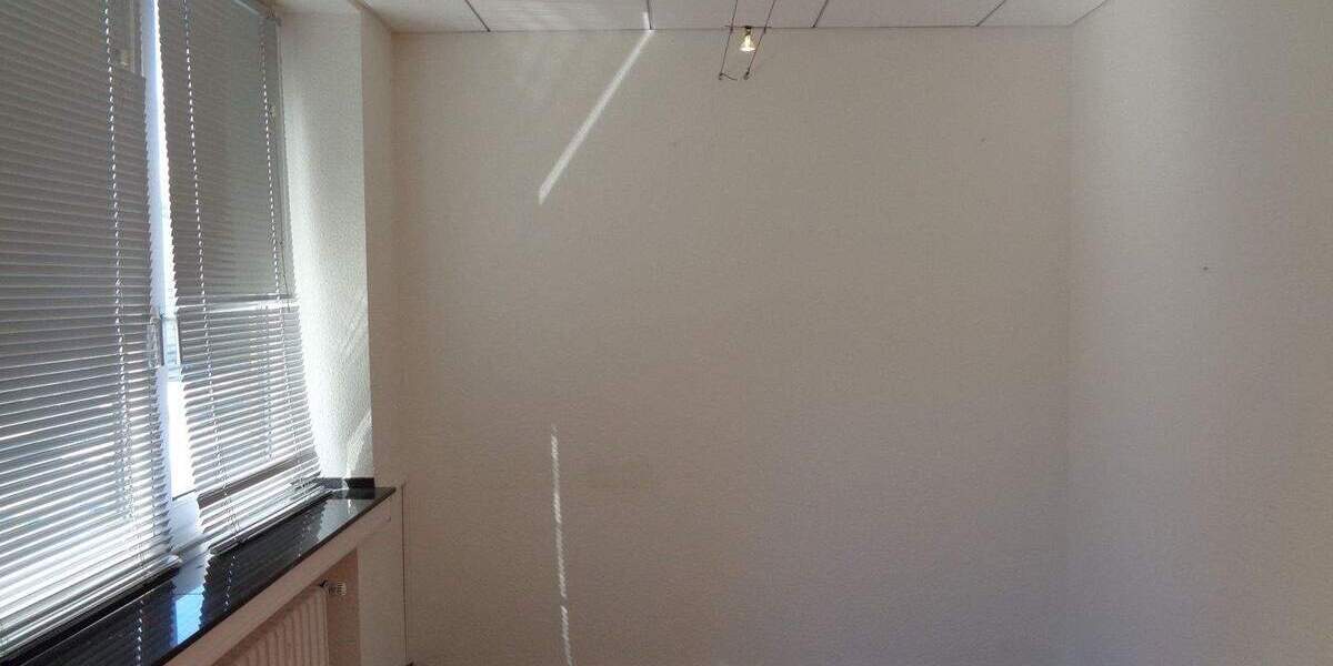 Gewerbeobjekt Düsseldorf Stadtmitte - 5 Zimmer, 215 m&sup2;, 1.950&euro; | Angebot:25845238