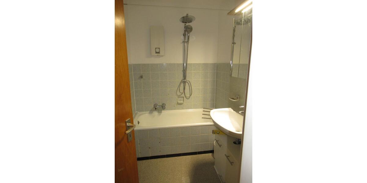 Dachgeschoßwohnung Mönchengladbach West - 3 Zimmer, 57 m&sup2;, 520&euro; | Angebot:26008394