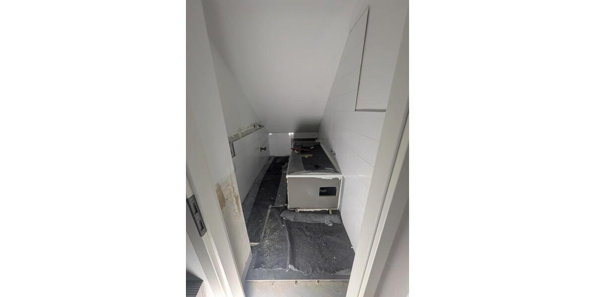 Dachgeschoßwohnung Düsseldorf Derendorf - 2.5 Zimmer, 59 m&sup2;, 753&euro; | Angebot:26555678
