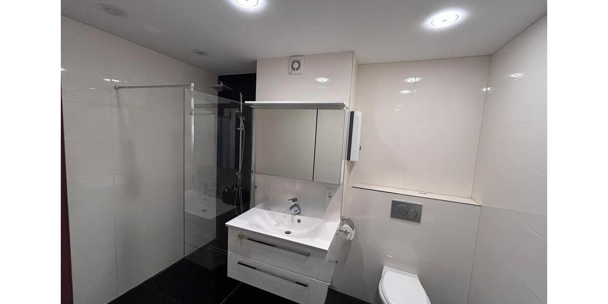 Etagenwohnung Düsseldorf Stadtbezirk 7 - 3 Zimmer, 80 m&sup2;, 1.800&euro; | Angebot:26040993