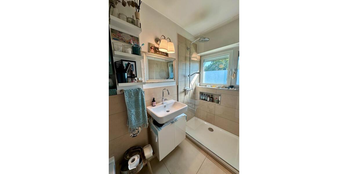 Etagenwohnung Düsseldorf Stadtbezirk 9 - 2.5 Zimmer, 74 m&sup2;, 1.880&euro; | Angebot:26008519