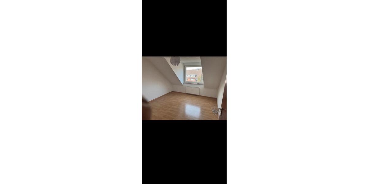 Dachgeschoßwohnung Oberhausen - 3 Zimmer, 74 m&sup2;, 603&euro; | Angebot:26650152