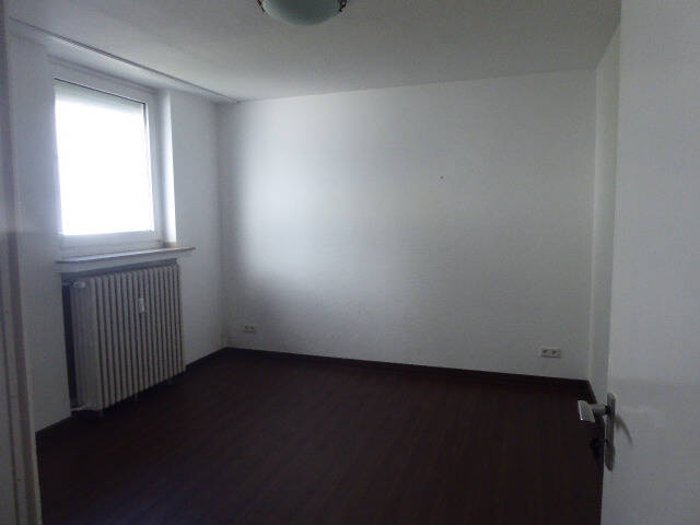 Gewerbeobjekt Düsseldorf Rath - 8 Zimmer, 156 m&sup2;, 350.000&euro; | Angebot:25665198
