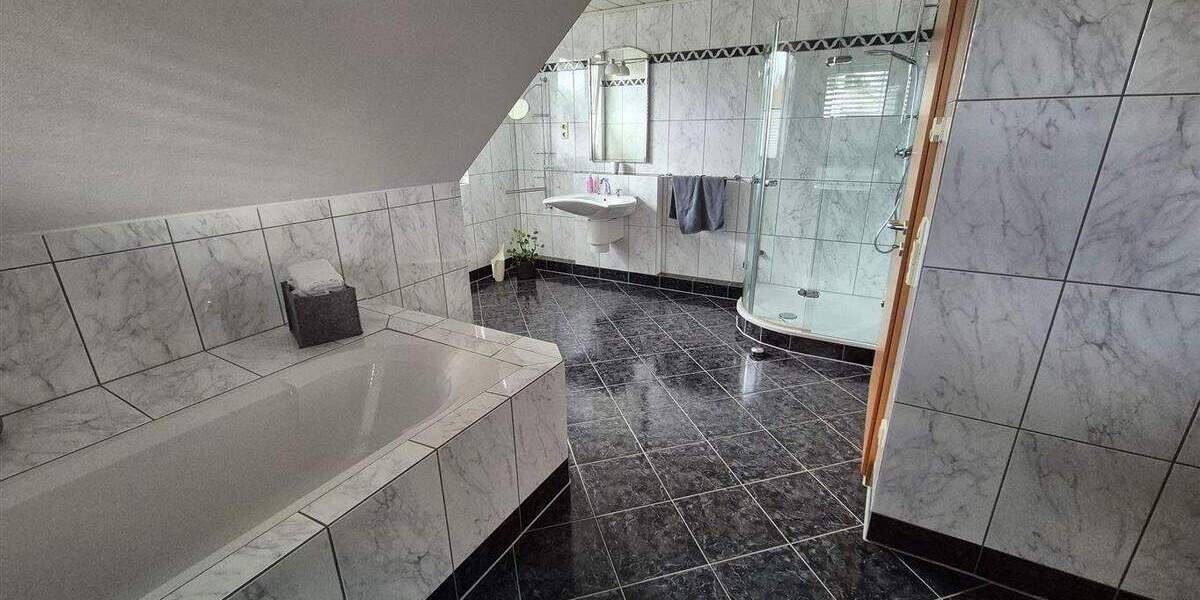 Doppelhaushälfte Ratingen Breitscheid - 3 Zimmer, 136 m&sup2;, 719.000&euro; | Angebot:25798535