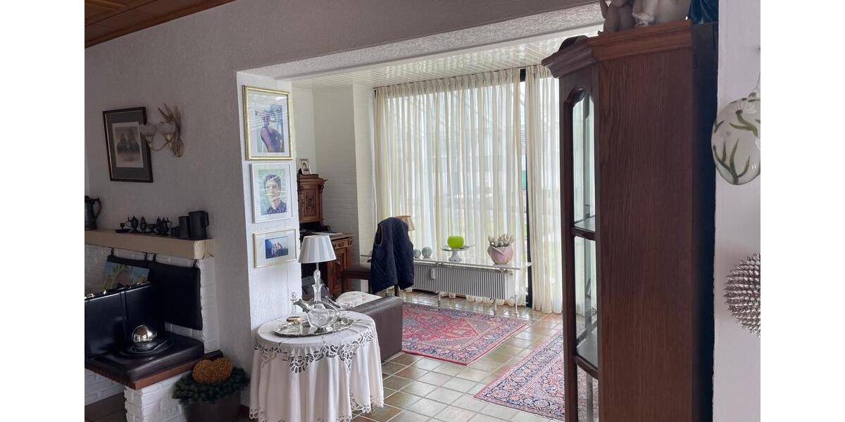 Erdgeschoßwohnung Viersen Hülsdonk - 6 Zimmer, 200 m&sup2;, 2.500&euro; | Angebot:26670858