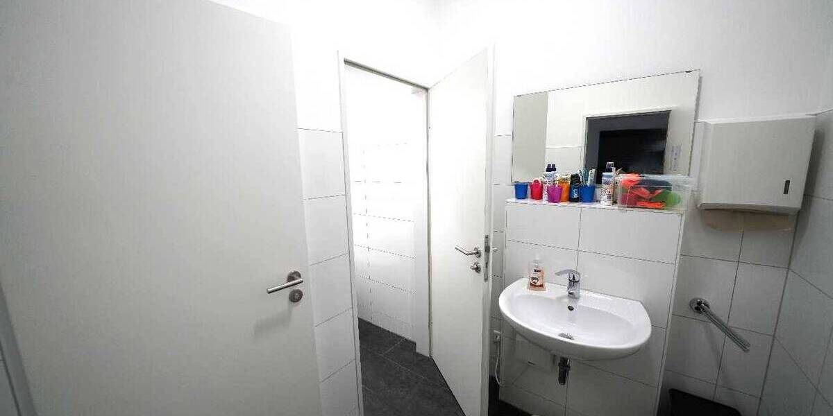 Gewerbeobjekt Ratingen Lintorf - 1 Zimmer, 428 m&sup2;, 3.424&euro; | Angebot:25727915