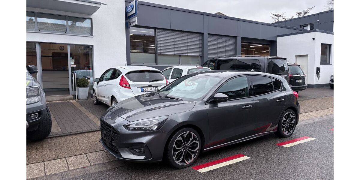 Ford Focus 48.999 km 19.990 &euro; Krefeld 47839