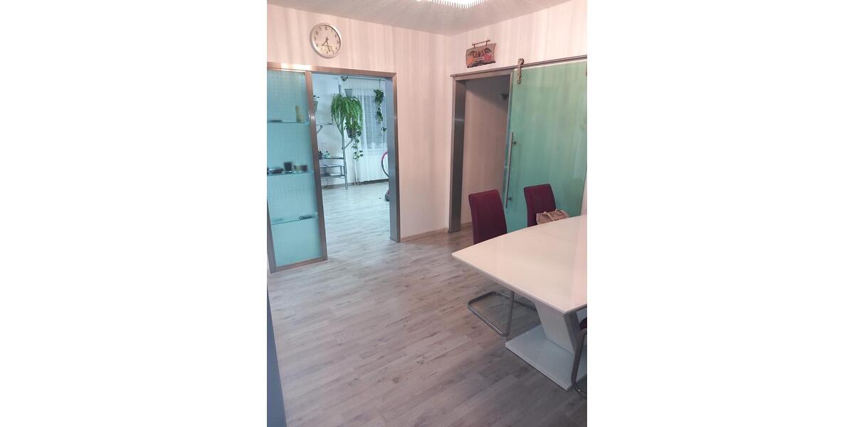Erdgeschoßwohnung Mönchengladbach West - 4 Zimmer, 96 m&sup2;, 1.000&euro; | Angebot:26413547