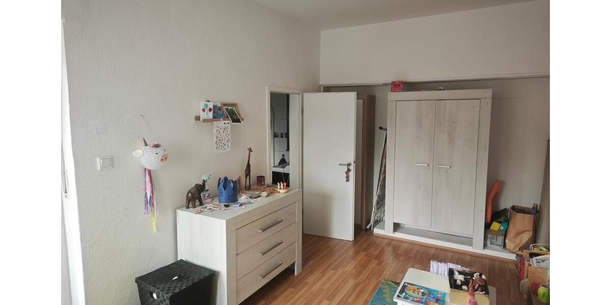 Etagenwohnung Mönchengladbach - 3 Zimmer, 110 m&sup2;, 1.100&euro; | Angebot:26019133