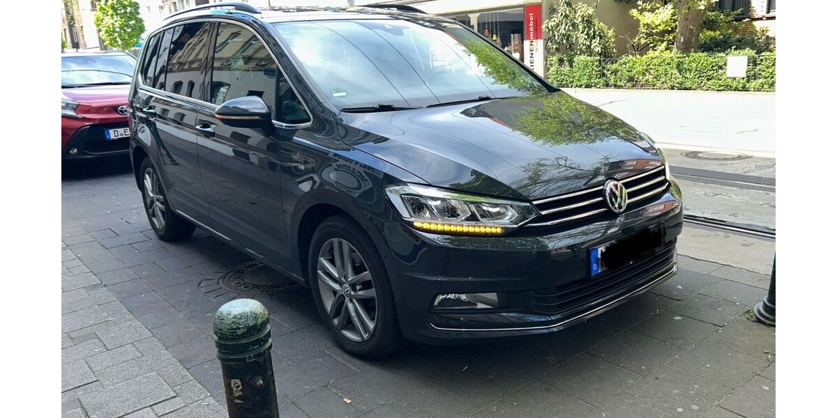 VW Touran 152.000 km 17.300 &euro; Neuss 41462