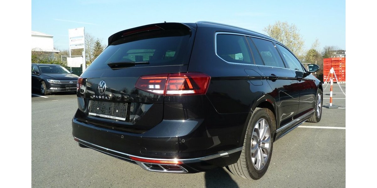 VW Passat Variant R-Line 2.0 TDI DSG Leder Navi LED 135.000 km 21.900 &euro; Ratingen 40885