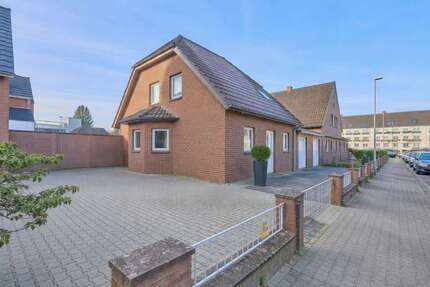 Haus Kaarst - 8 Zimmer, 219 m&sup2;, 899.000&euro; | Angebot:24693613