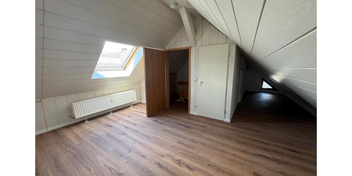 Etagenwohnung Düsseldorf Niederkassel - 4 Zimmer, 106 m&sup2;, 950&euro; | Angebot:26608721