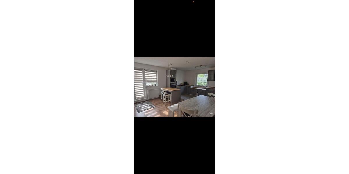 Etagenwohnung Velbert Pöthen - 4 Zimmer, 120 m&sup2;, 1.150&euro; | Angebot:26482667