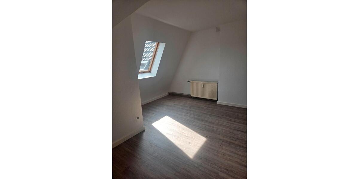 Dachgeschoßwohnung Neuss Augustinusviertel - 5 Zimmer, 100 m&sup2;, 1.150&euro; | Angebot:26231135