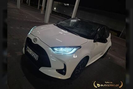 Toyota Yaris 6.400 km 20.800 &euro; Dusseldorf 40595