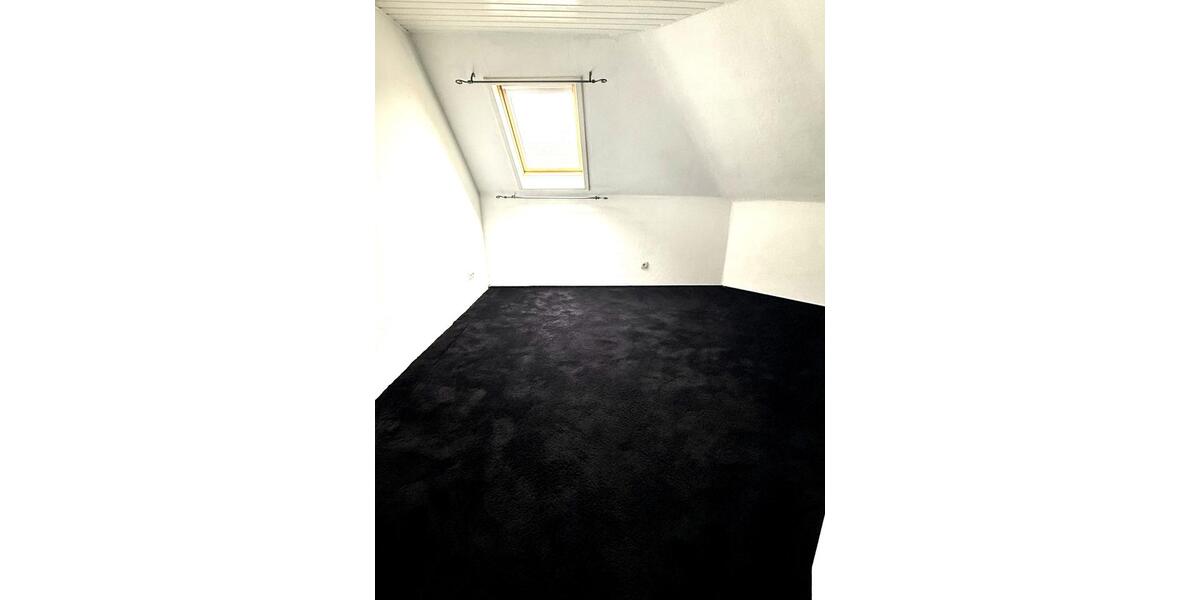 Dachgeschoßwohnung Krefeld - 3 Zimmer, 61 m&sup2;, 890&euro; | Angebot:25637296